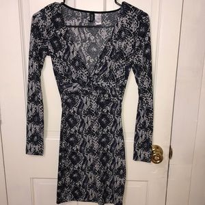 Snakeprint longsleeve dress